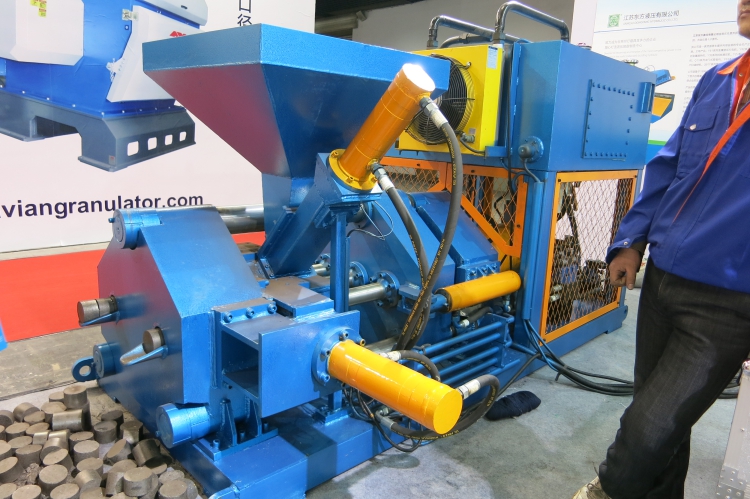 上海工業(yè)固體廢棄物焚燒爐