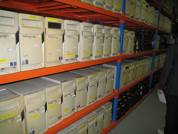 上海工業固廢制磚機