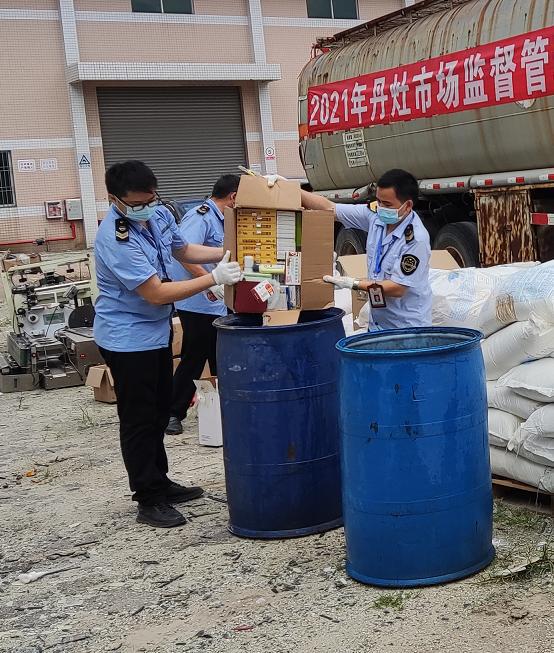 產(chǎn)品銷毀|強監(jiān)管嚴(yán)執(zhí)法！丹灶集中銷毀3000多件罰沒物品